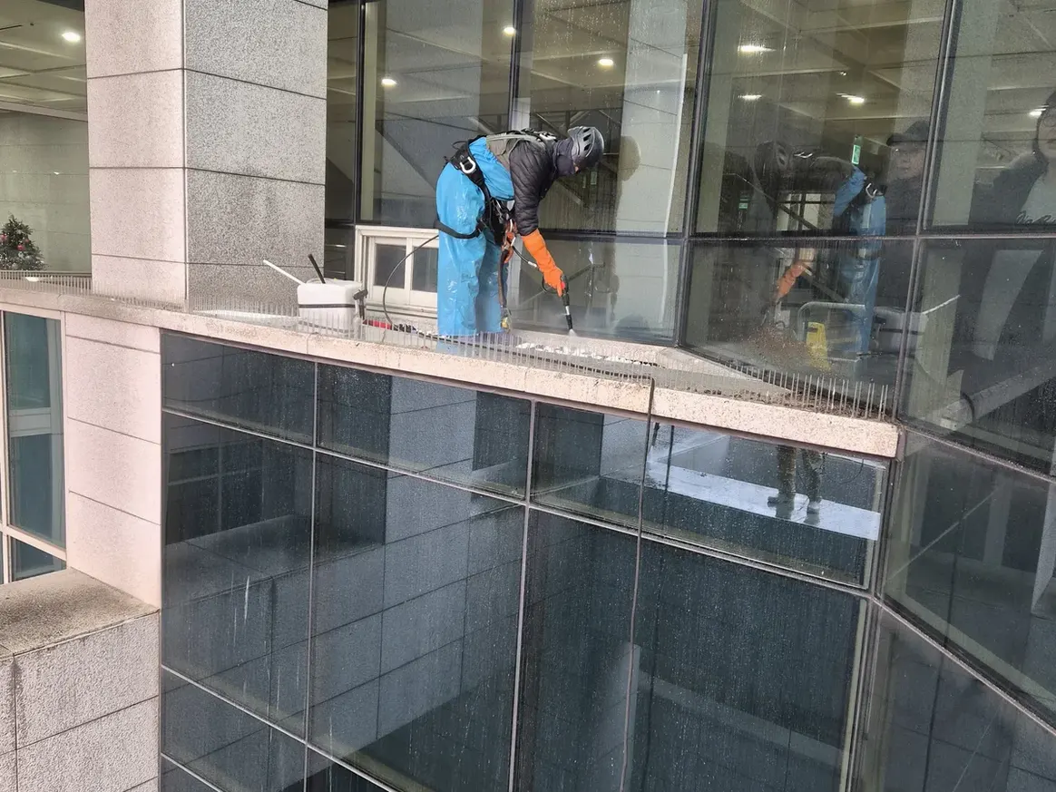 예천군 감천면 건물 복도·대기 동선 야간 위생청소 사례 - 행진크린