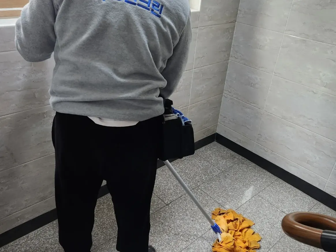 영양군 석보면 건물 복도·대기 동선 야간 위생청소 사례 - 행진크린